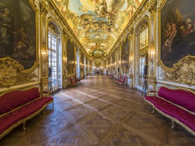 The Galerie Doree and the vault painted by Francois Perrier (1594-1649) by Unbekannt