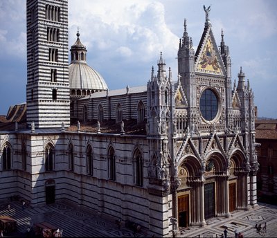 View of the exterior, the facade designed by Giovanni Pisano and Giovanni di Cecco by Unbekannt