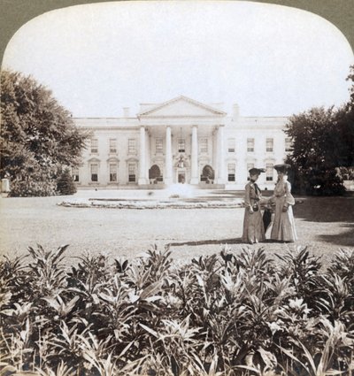 The White House, North Front, Washington, D.C., 1908 by Underwood and Underwood