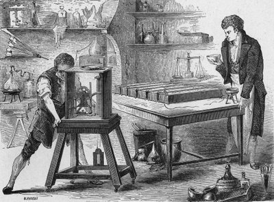 Humphry Davy breaks down the alkalis by the voltaic battery. In 