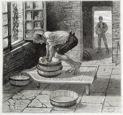 Work of the Tomme by a cheese maker from Auvergne - in 