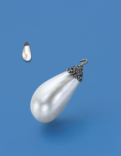 Antique pearl pendant by Unknown artist