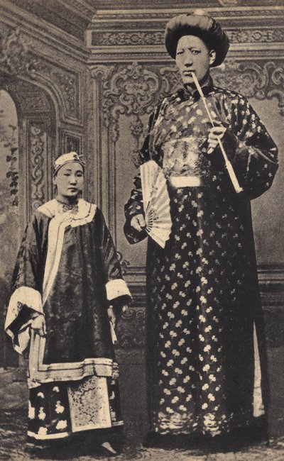 Les Monstres, The Giant of China. Photography, Late 19th Century, Paris. Private Collection. by Unknown photographer
