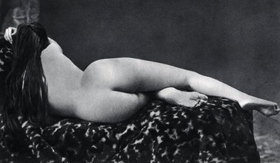 Naked woman lying back around 1860. Anonymous photography by Unknown photographer