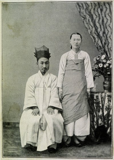 Portrait of a Korean civil servant and his wife at the end of the 19th century by Unknown photographer