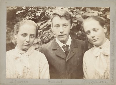 The Triplets Stans, Paul and Peronne Arntzenius by Willem Witsen