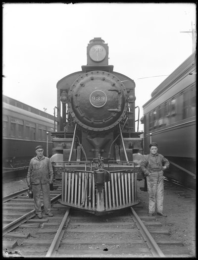Erie Railroad locomotive, head-on, c.1911-12 by William Davis Hassler
