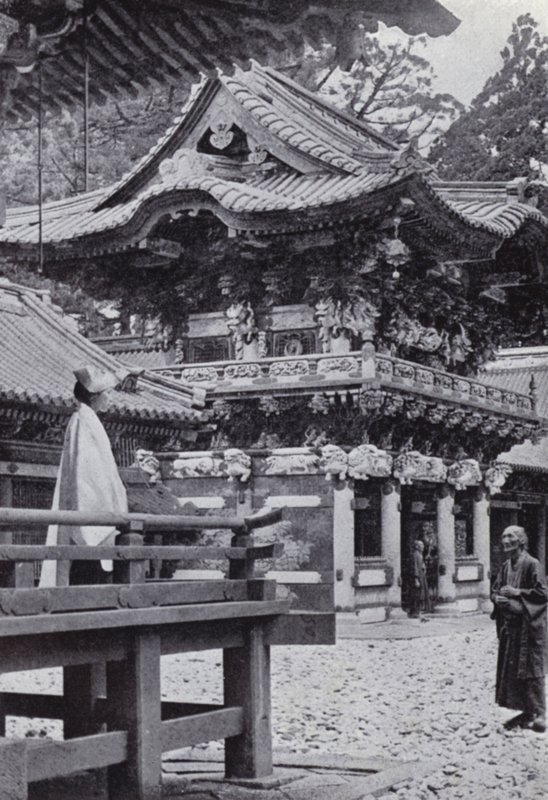 Marvellous sculptures of Buddhist Temple of Yakushi by American Photographer (after)