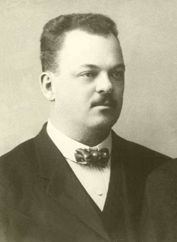 Gideon Sundback by American Photographer