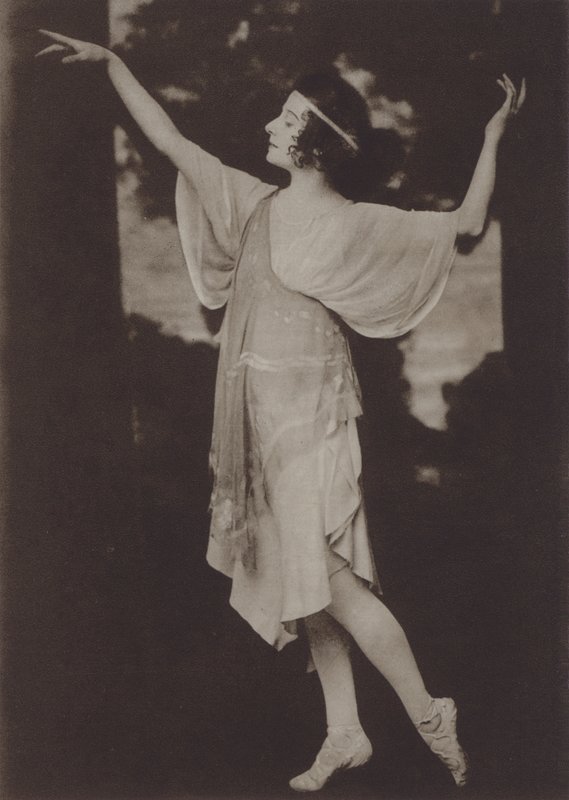 Pavlova in the Ballet from the Opera 
