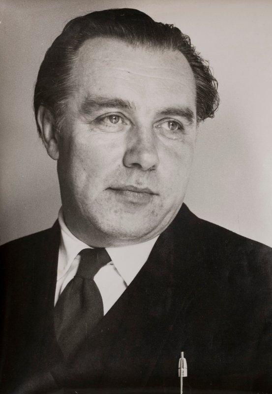 Jerzy Faczynski, Polish architect who came to Britain as a refugee in 1941 by English Photographer