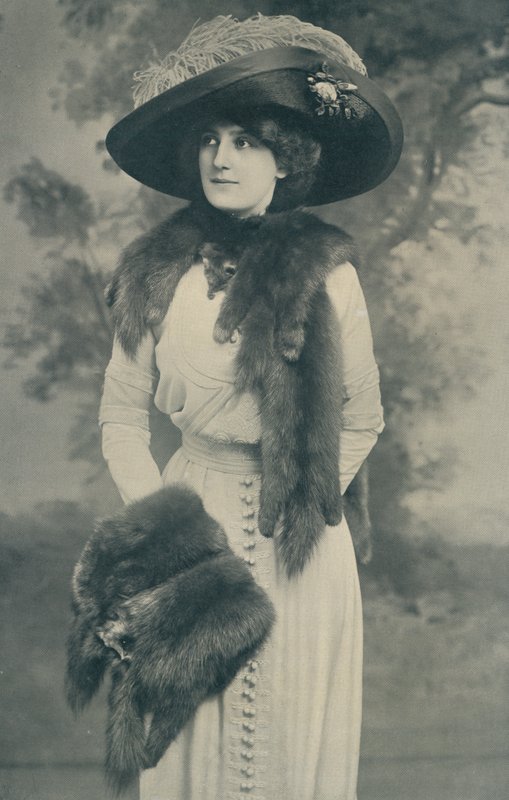 Russian Sable Tie, with mounted head, and Muff to match, also made in Marten by English Photographer