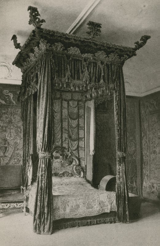 State Bedroom, Haddon Hall by English Photographer