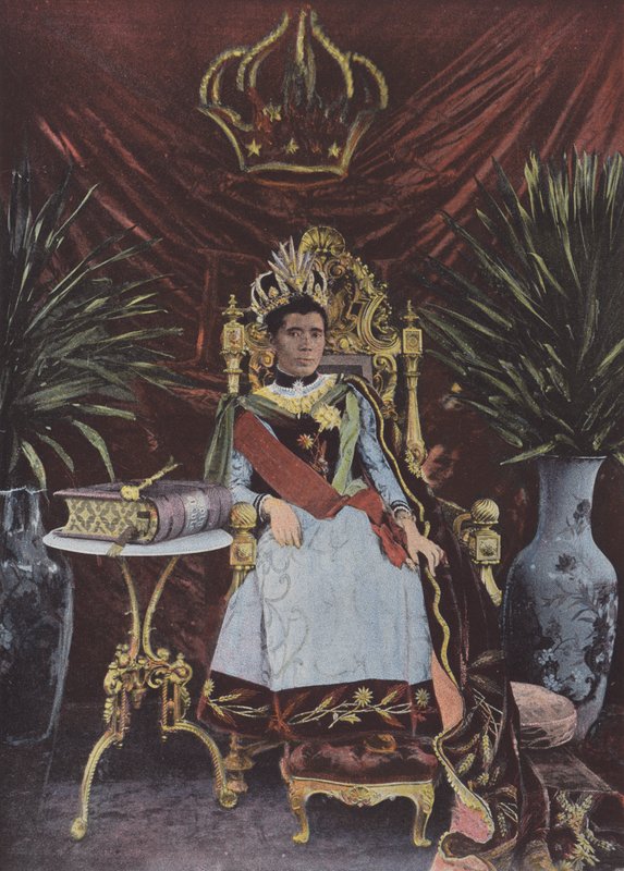 Queen Ranavalona Manjaka III by European Photographer