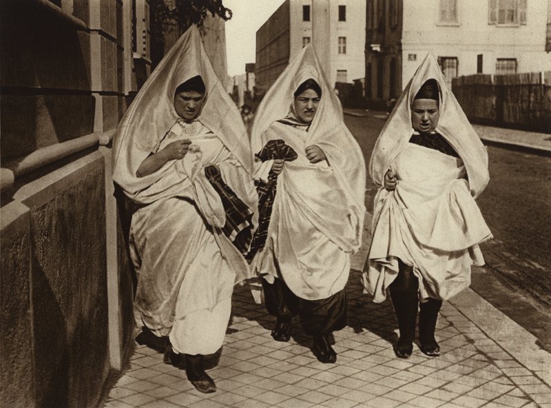 Tunis, Jewish women by European Photographer