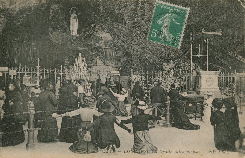 Lourdes, La Grotte Miraculeuse. Postcard sent on 28 March 1913 by French Photographer