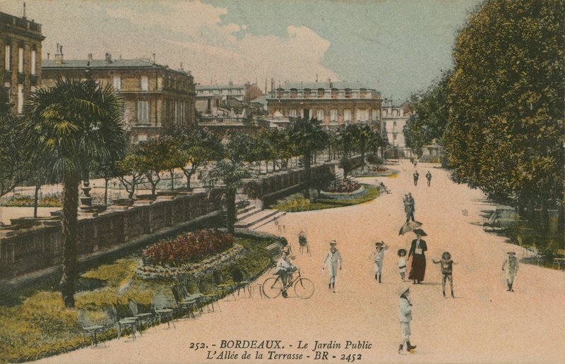 Public garden in Bordeaux, France. Postcard sent in 1913 by French Photographer