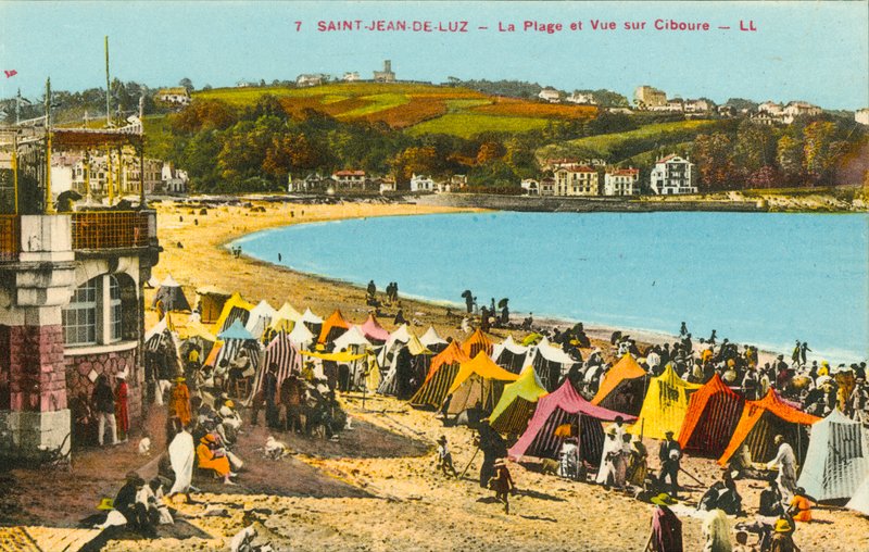Saint-Jean-de-Luz, La Plage et Vue sur Ciboure by French Photographer