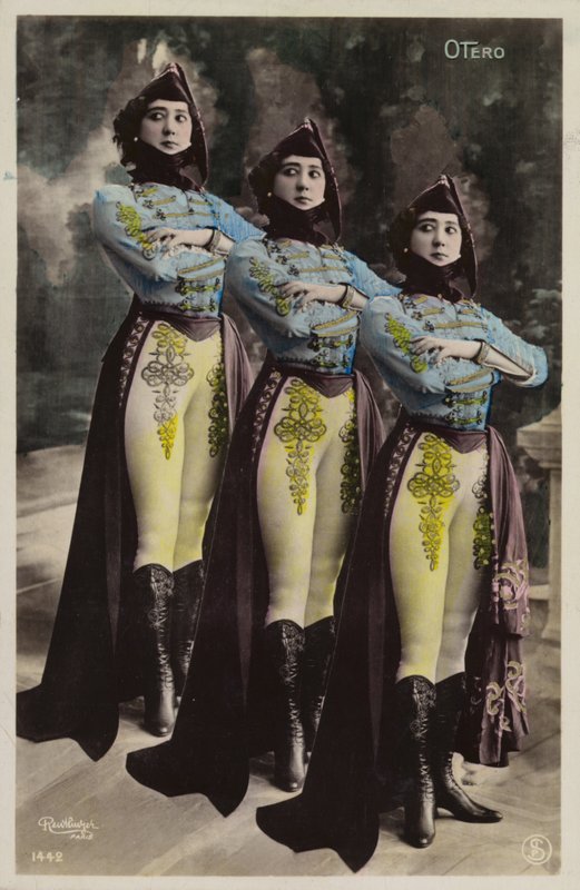 Three identical women by French Photographer