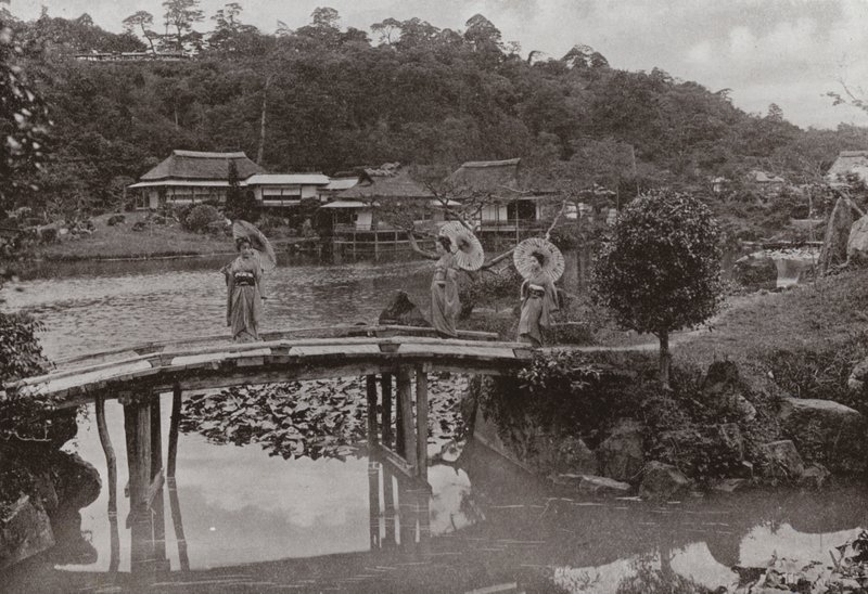 Hikone by Herbert Ponting