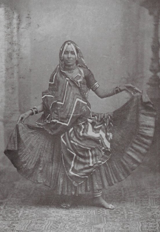 Bombay / Mumbai: Indian Skirt Dance by Indian photographer