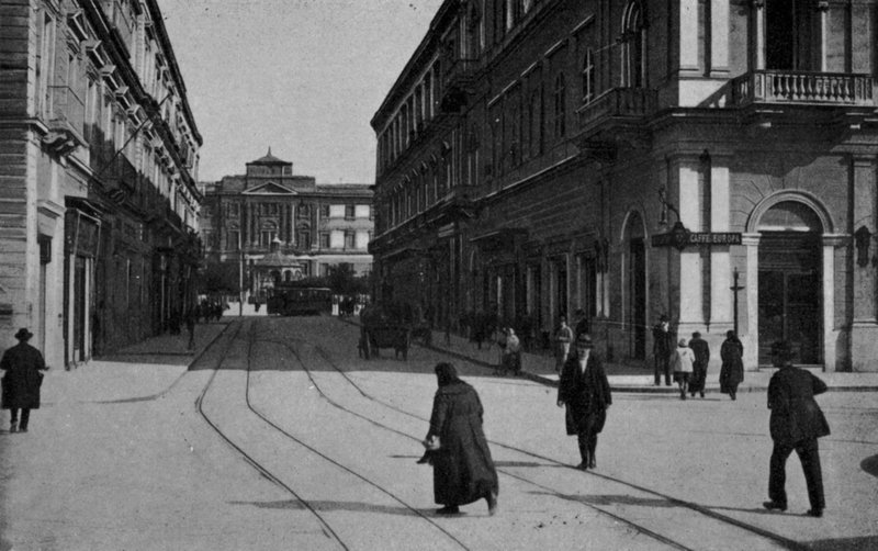 Taranto, Via Archita, Palazzo degli Uffici by Italian Photographer