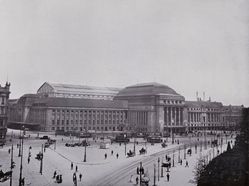 Leipzig: Central Station by Photographer German