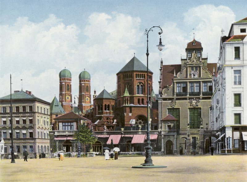 Munich: Kunstlerhaus Am Lenbachplatz by Photographer German
