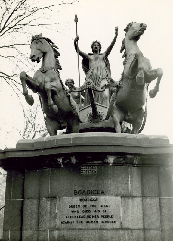 Boadicea and Her Daughters, bronze sculpture group by Thomas Thornycroft