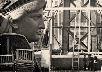 Assembling the Statue of Liberty, Paris