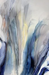 Serene Fluid Motion
