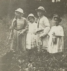 Untitled (Flora, Elizabeth, Howard & Kitty in Lake George Field)