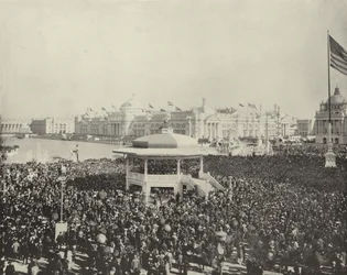 Grand Plaza on Chicago Day