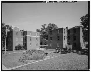 Techwood Homes, Building No. 2, 569-573 Techwood Drive, Atlanta, Fulton County, GA (b/w photo)