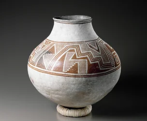 Mogollon jar with geometric designs, style II, 1025-1150