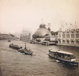 Universal Exposition of 1900 in Paris: Panoramic view of the Seine, Left Bank - private collection