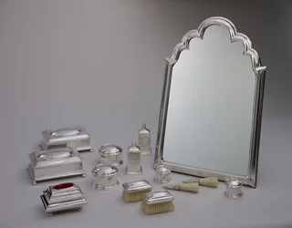 Toilet set, 1705