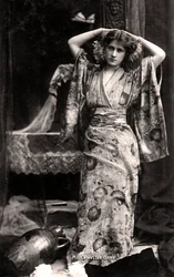 Phyllis Dare, English Actress, 1906