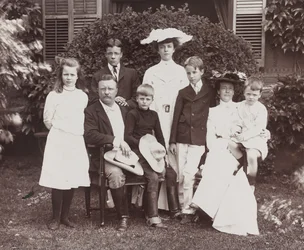 President Theodore Roosevelt, his wife Edith and family