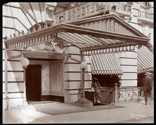 Entrance of Hotel Broztell, 3 East 27th Street, New York