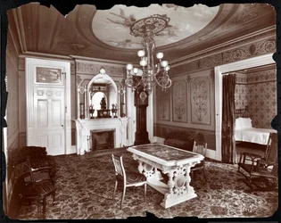 Private Sitting Room at the Hoffman House Hotel, 1907