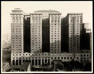 View of the south side of the Hotel Pennsylvania, 7th Avenue and 32nd Street, New York, 1919