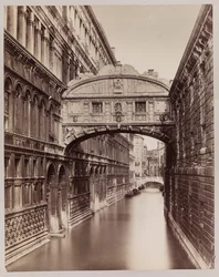 Venice. View of the Ponte dei Sospiri (Bridge of Sighs) seen from the Ponte della Paglia