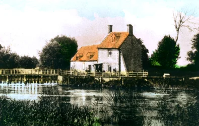 Rushey Weir, River Thames