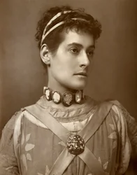 Myra Holme, British Actress, 1884