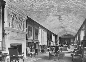 The Long Gallery