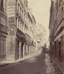 Rue des Bourdonnais from Rue de Rivoli