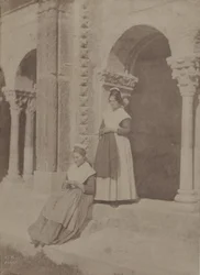 Arlésiennes in the cloister of Saint-Trophime "Arles"