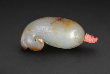 Snuff Bottle in the Form of a Fish with Curled Trefoil Tail