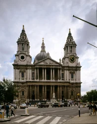 View of the Cathedral of Saint Paul designed by the architect Christopher Wren (1632-1723), 1675-1710, London, England